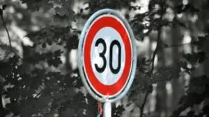 Verkehrsschild Temp 30